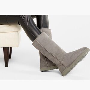 Ugg 
Classic Tall II Boot
Grey